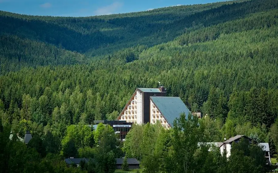 Resort Sklář vzdálený pouhých 5 minut od lyžařského centra Harrachov