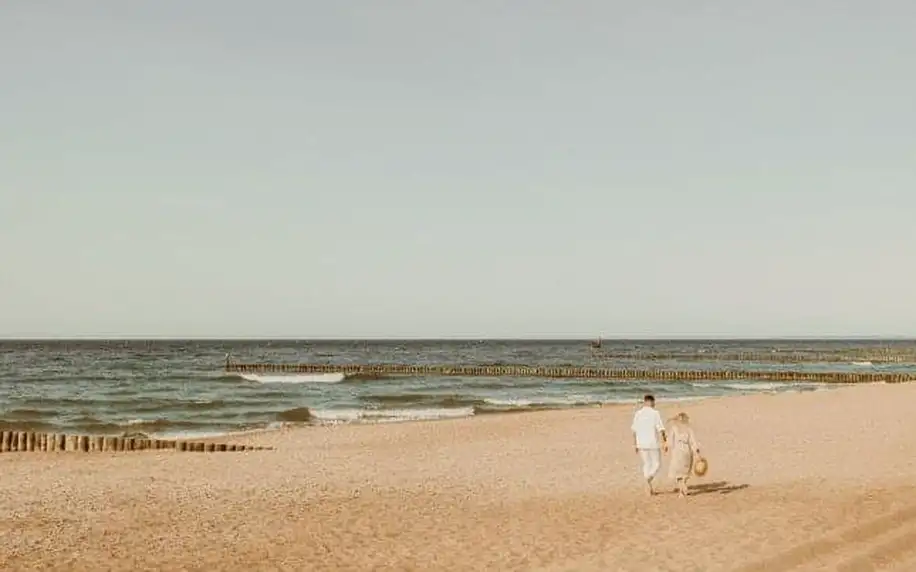 Polsko: Baltské moře v Dune Beach Resortu s polopenzí a luxusním wellness + welcome drink a animační program
