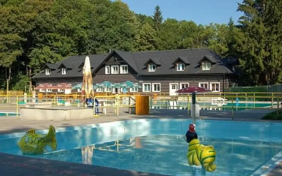 Těšínské Beskydy: Hotel Stará Ameryka *** s polopenzí, největší dětskou hernou v kraji a slevou na koupaliště