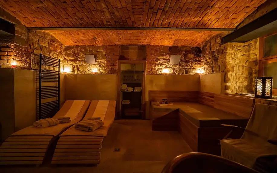 Relax v sauně a lázni i dvouchodové menu pro 2 osoby