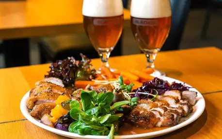 Oběd či večeře v Plzeňce pro dva: hora masa i pivo