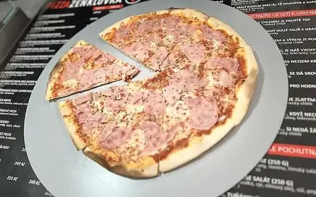 Jedna či dvě pizzy dle výběru o průměru 30 cm