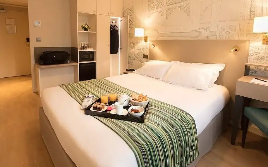 Prvotřídní hotel s vynikajícím spojením do centra Paříže i do Versailles 3 dny / 2 noci, 2 osoby, snídaně