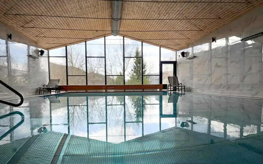 Špindlerův Mlýn: Wellness Hotel Astra *** Superior s polopenzí, krytým bazénem a saunami + jízdenky na lanovky