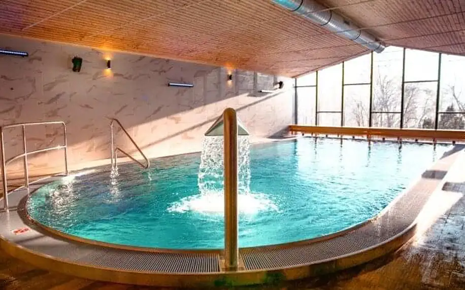 Špindlerův Mlýn: Wellness Hotel Astra *** Superior s polopenzí, krytým bazénem a saunami + jízdenky na lanovky