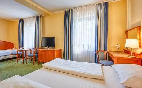 Šoproň: Hotel Lővér ***superior s plnou penzí, vstupem do wellness centra i termálních lázní + výlet po městě