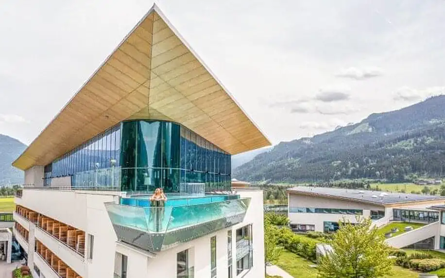 Kaprun v luxusním Tauern Spa Hotelu & Therme **** se 3 wellness centry, 12 bazény a 10 saunami + polopenze