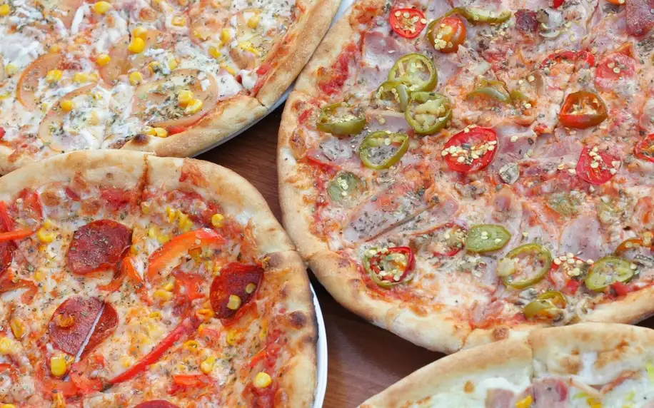 Jedna nebo dvě pizzy podle výběru ze 17 druhů