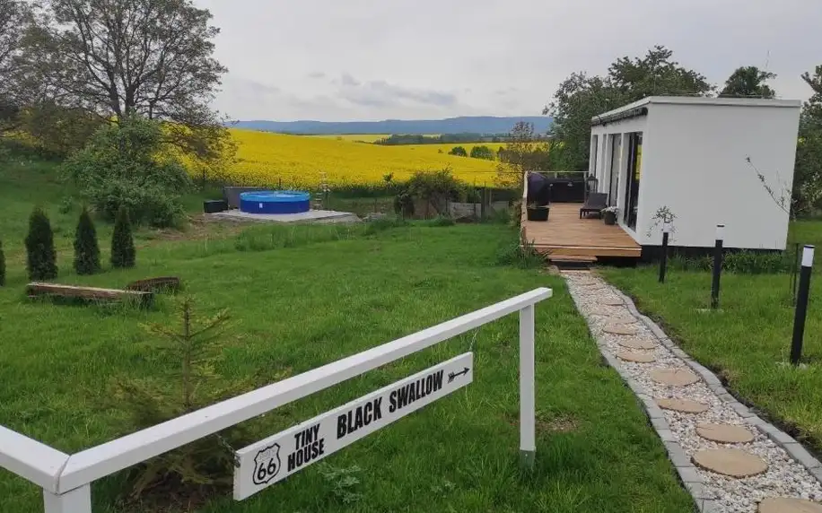 Olomoucký kraj: Ranch 66 - Moderní Tiny House Black Swallow ve stylu Route 66 na venkově