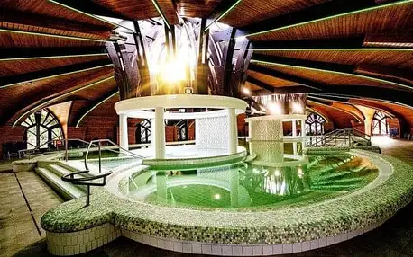 Zalakaros u lázní: Hotel Venus ***+ s polopenzí a vstupem do wellness s bazény i saunami + voucher na masáž