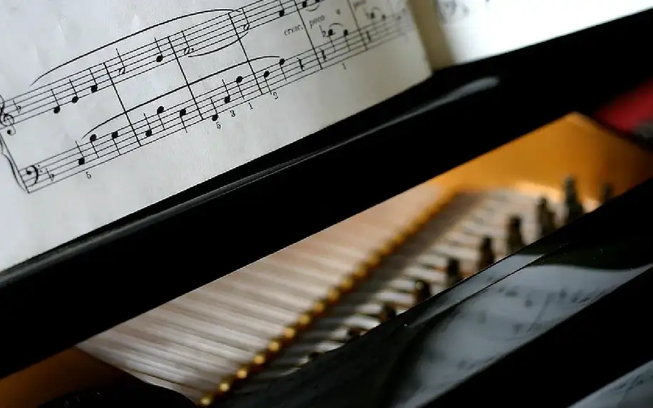 Online kurz hry na klavír: 10 lekcí vč. zpětné vazby od lektorky