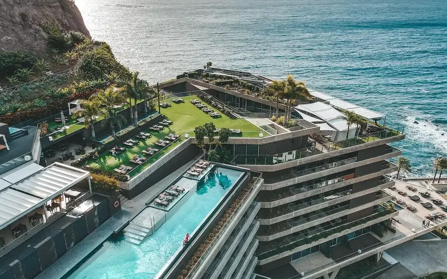 5* Madeira: jídlo, infinity pool a možnost letenek