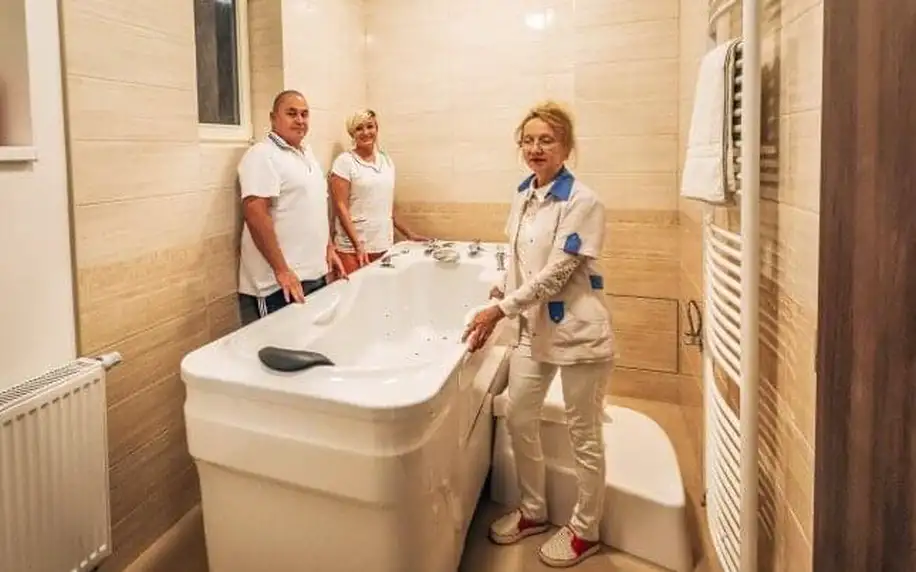Karlovy Vary u kolonád v Hotelu Star **** se snídaněmi a vstupem do 3 bazénů Thermal a Saunie s 8 druhy saun