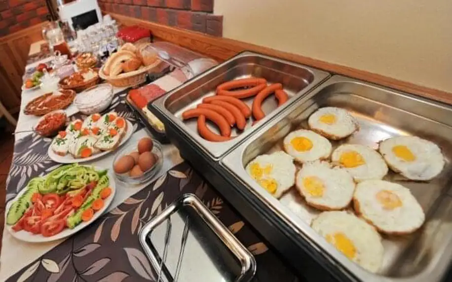 Vysoké Tatry: Tatranská Lomnica v apartmánu s kuchyňkou ve Vile Magnólii + snídaně a slevy do restaurací