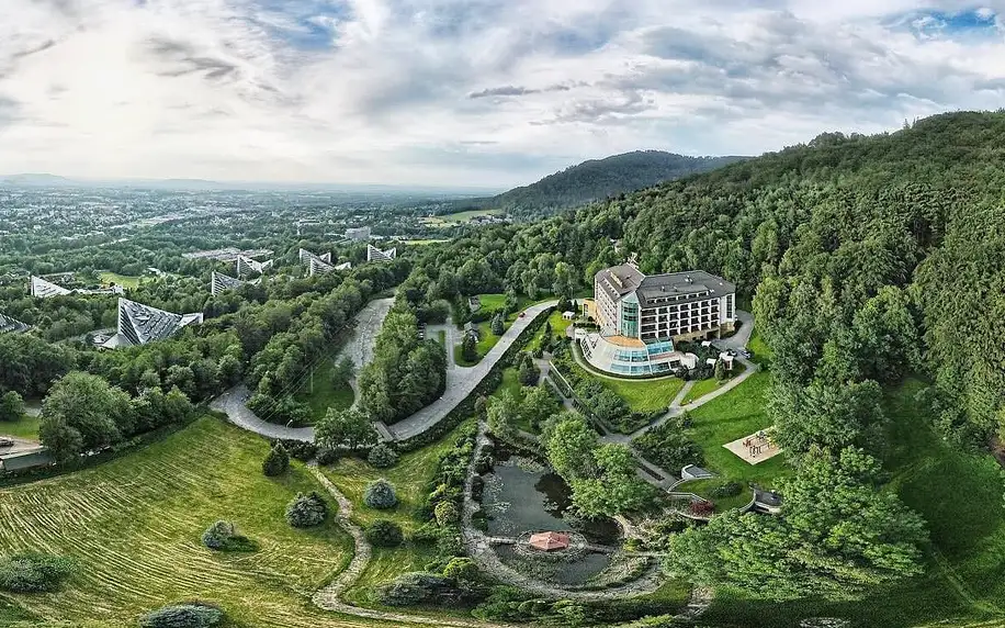 5* relax v Ustroni: wellness, bazén s výhledem i jídlo