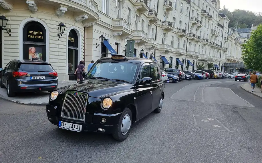 Vyhlídková jízda po Varech v londýnském taxi