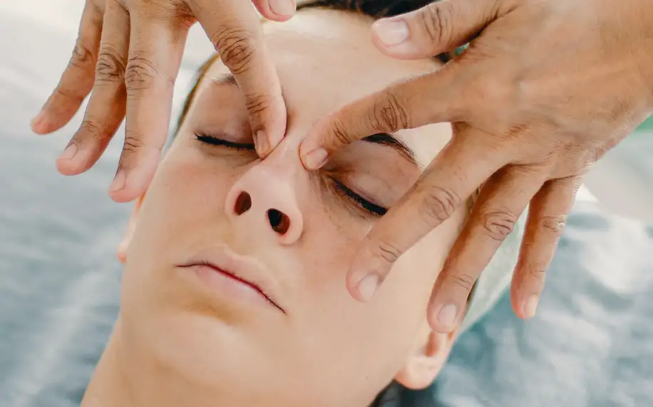 Japonská liftingová masáž obličeje Kobido