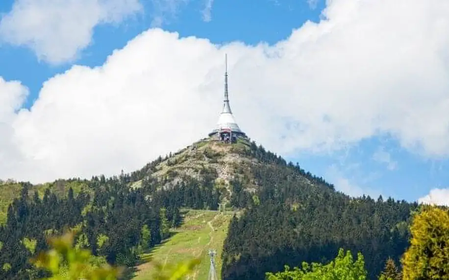 Liberec s výhledem na Ještěd: Luxusní Wellness Hotel Fénix **** se snídaní, masáží a privátním Nordic SPA