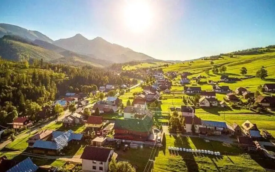Belianské Tatry: Ždiar v baby friendly Mountain Resortu Apartments se snídaní formou bufetu a láhví Prosecca