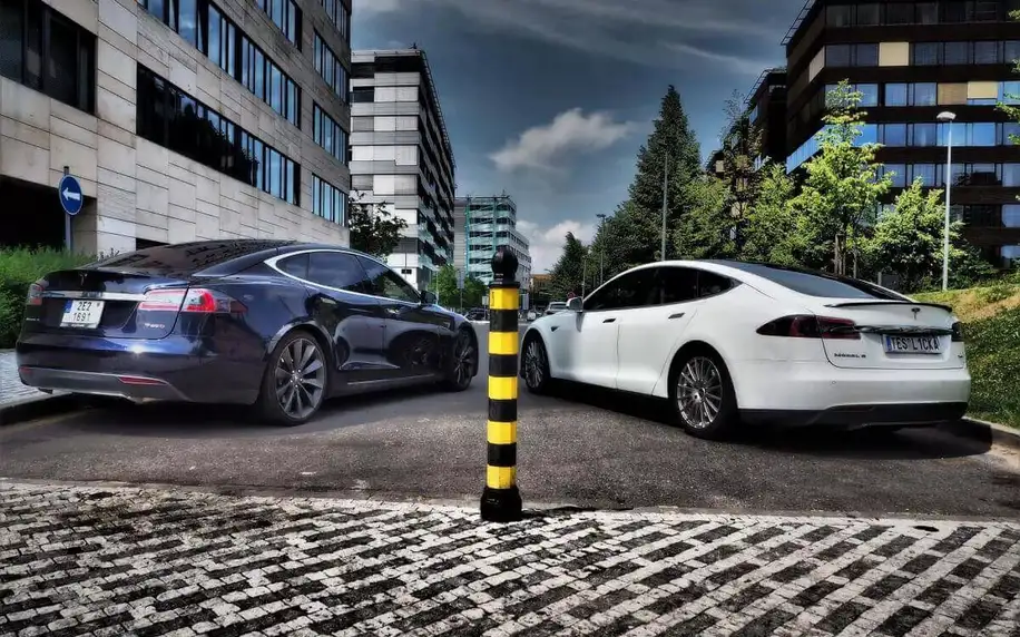 Projeďte se v limuzíně s duší supersportu: Jízda v Tesla Model S