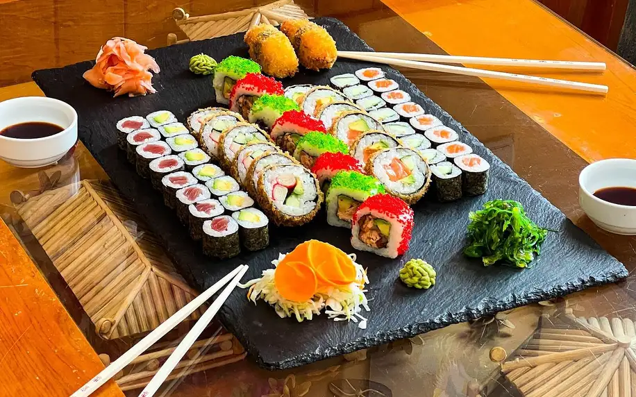 Pestré sushi sety: 54 nebo 62 ks s rybami i zeleninou