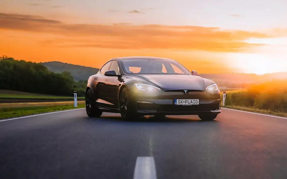 Tesla Model S Plaid: 30 či 60 min. spolujízdy i řízení