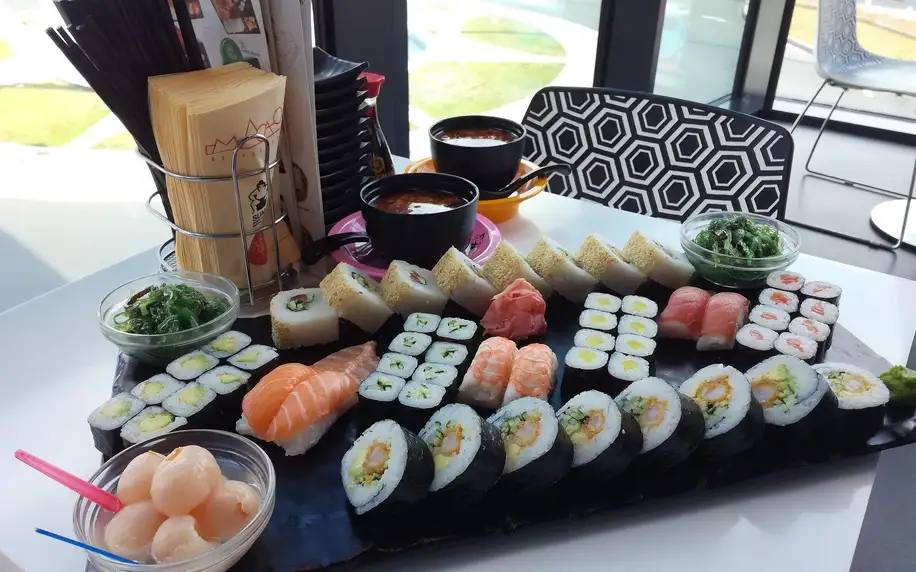 Voucher na sushi, krevety, závitky i nudle: 250-500 Kč