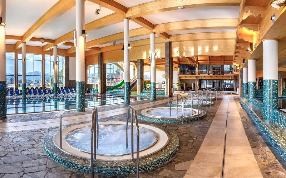 Termální aquapark v Polsku: 30 bazénů, atrakce, sauny