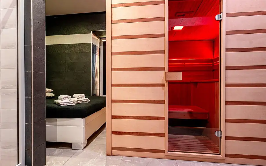 Privátní wellness pro dva: sauna a vířivka i sekt