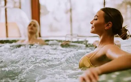 Jizerské hory: Lázně Libverda v Hotelu Central *** se snídaní/polopenzí a možností wellness s vířivkou + sauna