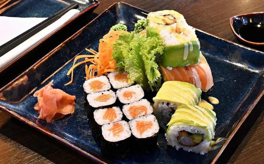 Pestré sety 16–40 sushi rolek v Malešicích
