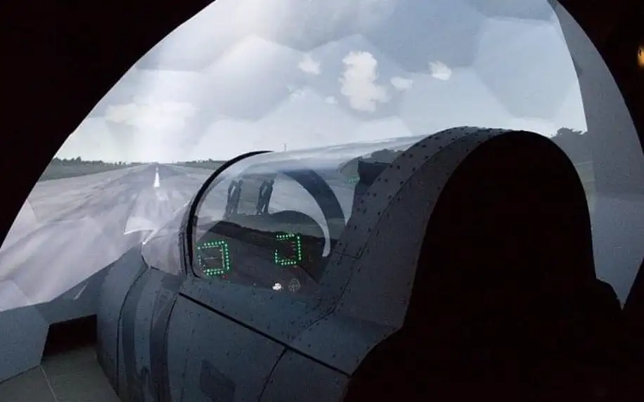 Let na simulátoru stíhačky F/A-18 Hornet
