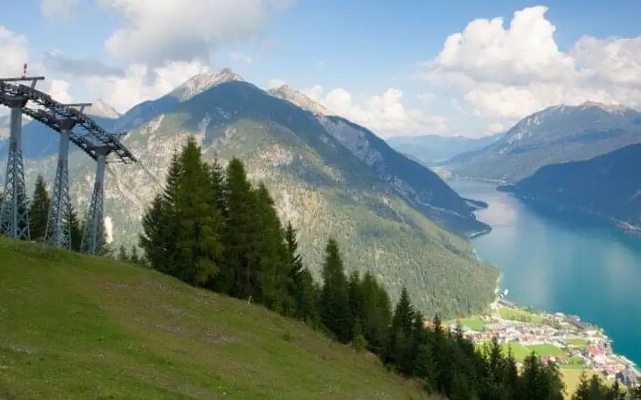 Tyrolsko: Boutique Hotel Die Alpbacherin s rozšířenou polopenzí, drinkem a neomezeným wellness a fitness