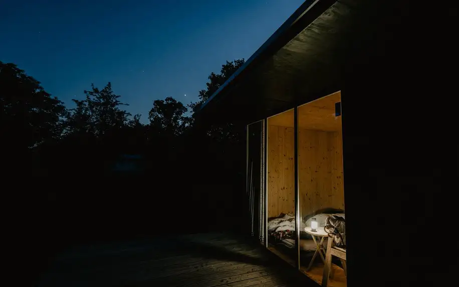 Minimalistický tiny house se soukromou saunou