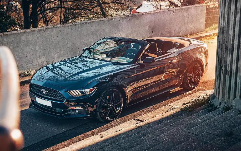 Parádní jízda: pronájem Fordu Mustang kabriolet