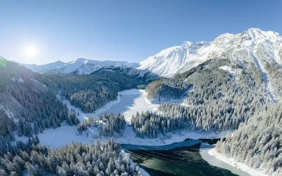 Tyrolsko v Elaya Hotel Steinplatte **** s polopenzí a neomezeným wellness (2 000 m²) s bazény a saunami