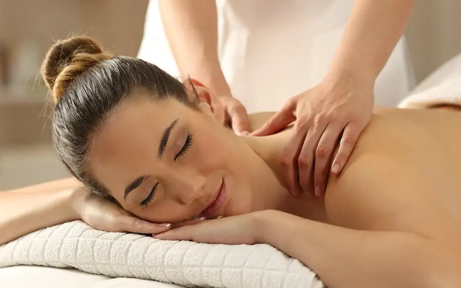 Kancelářská masáž nebo relaxační masáž s aromaterapií