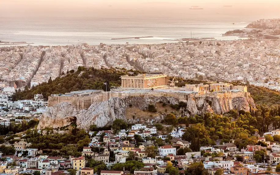 Řecko - Athény kombinovaná doprava na 8 dnů, plná penze