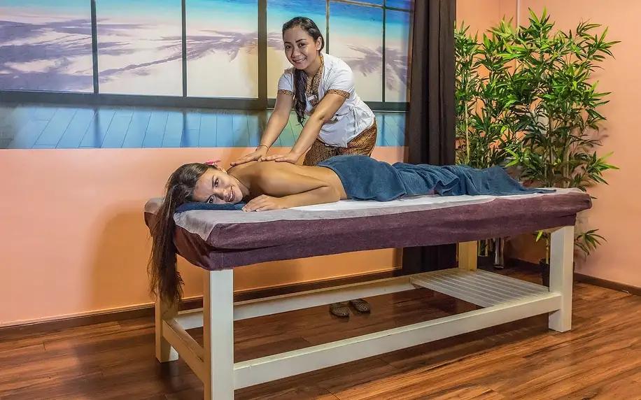 Královský relax: thajská masáž, lázeň i thajský čaj