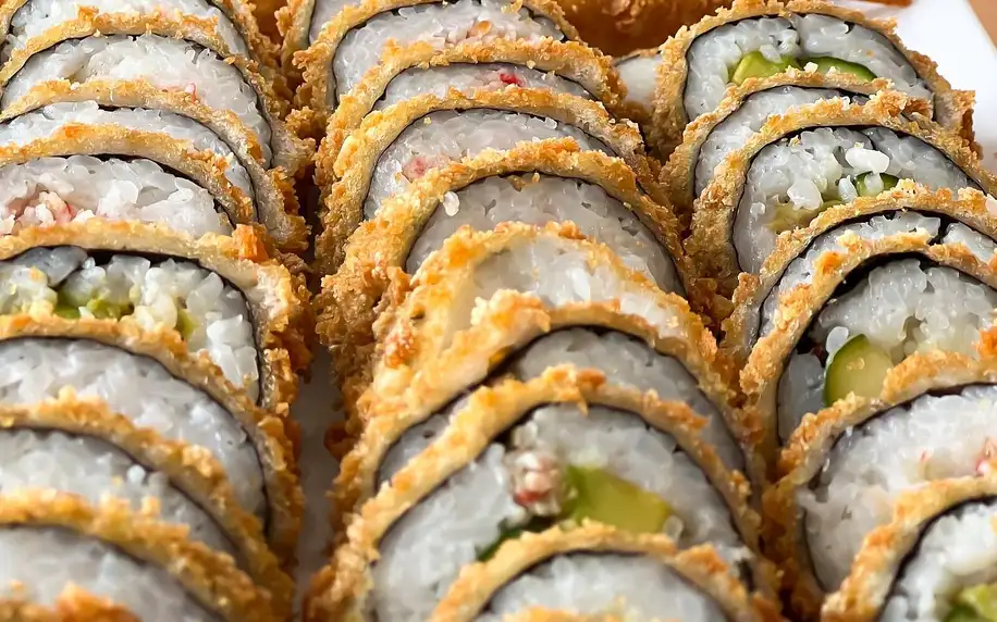 Tempura sushi: 21-57 ks s lososem, krevetami a krabem