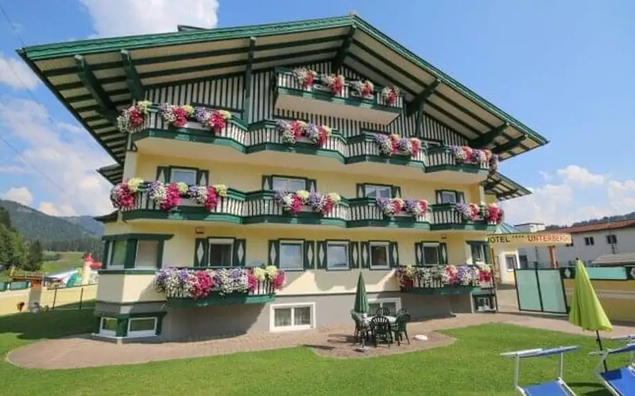 Rakouské Alpy: Hotel Unterberghof **** s rozšířenou polopenzí, venkovním bazénem a slevovou kartou s výhodami