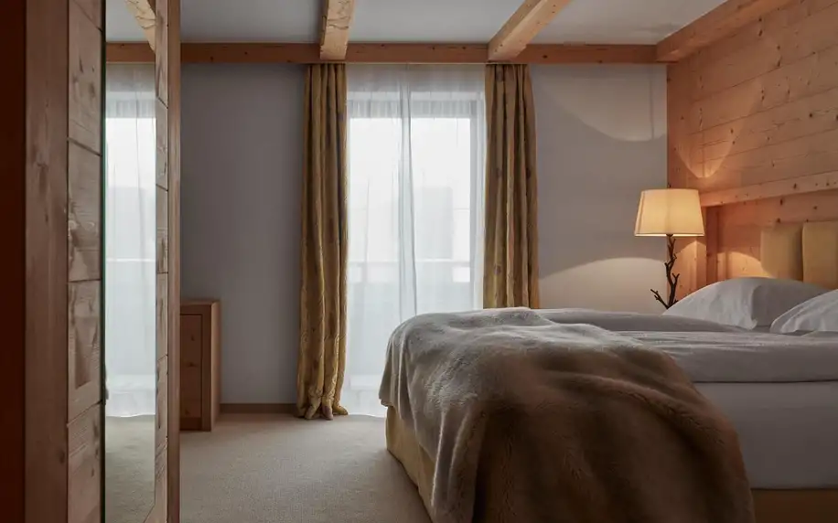Zimní Tyrolsko: hotel u svahu, wellness a polopenze