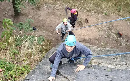 Celodenní lezecký kurz ve skalách až pro 3 osoby