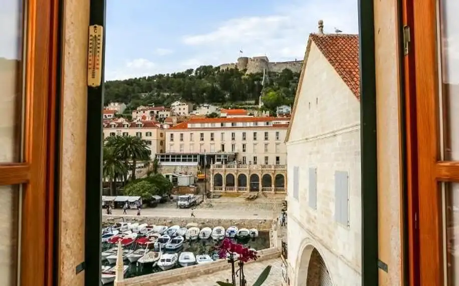 Chorvatsko, Hvar: Apartment Lilly with Amazing City View