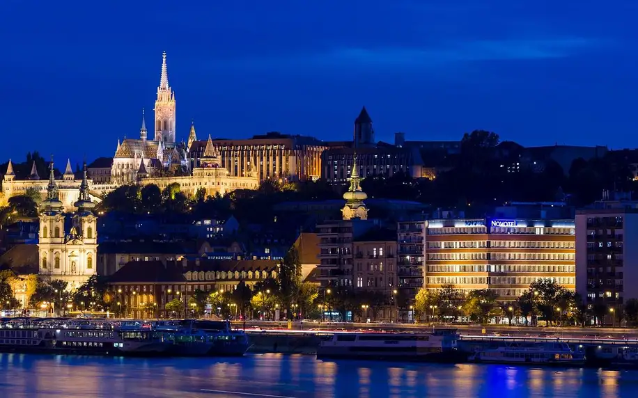 4* Budapešť: výhled na parlament, snídaně i 2 děti zdarma