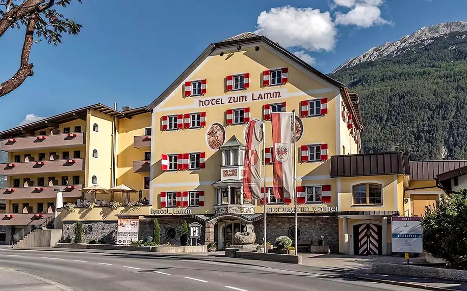 Tyrolské Alpy se snídaní či polopenzí a wellness