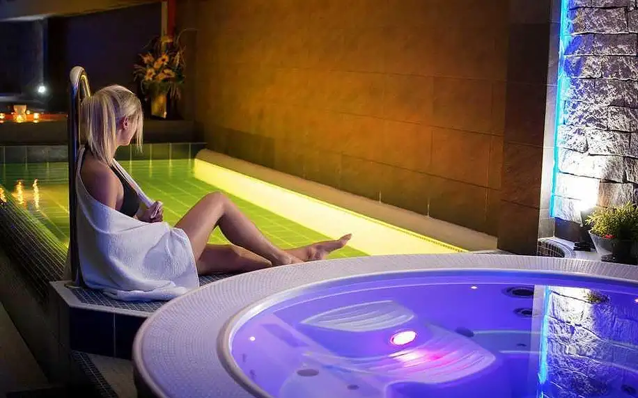 Exkluzivní wellness pobyt s polopenzí, masáží a relaxací v hotelu Slunný dvůr pro 2 osoby na 2 noci