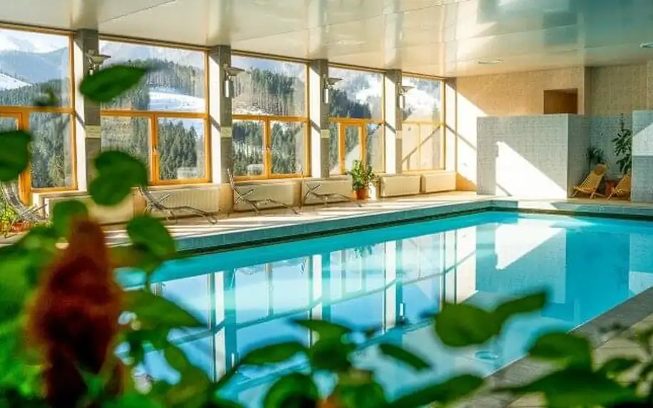 Malá Fatra: Hotel Boboty *** s polopenzí, bazénem, fitness, dětským hřištěm a hracím koutkem s kinem