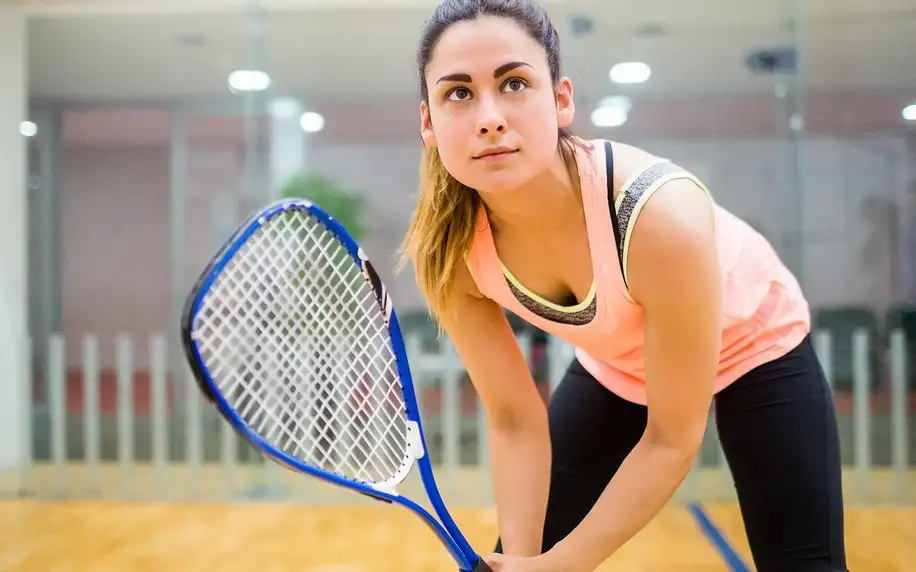 Hodinový pronájem kurtu na squash bez limitu hráčů