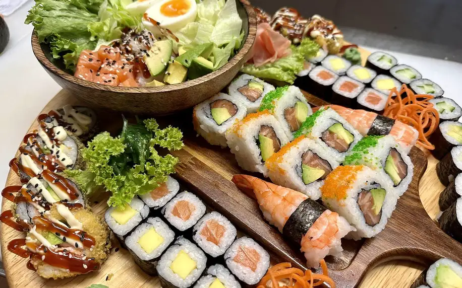 Sushi sety: 24-50 ks s okurkou, lososem i chirashi